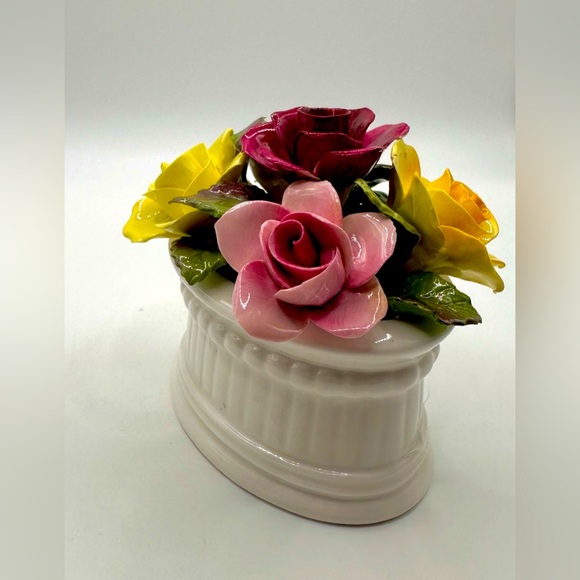 Crown Staffordshire Floral Arrangement June 1974-Multicolored-perfect condition - Picture 2 of 8